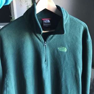 The North Face Men’s Green Quarter-Zip Fleece